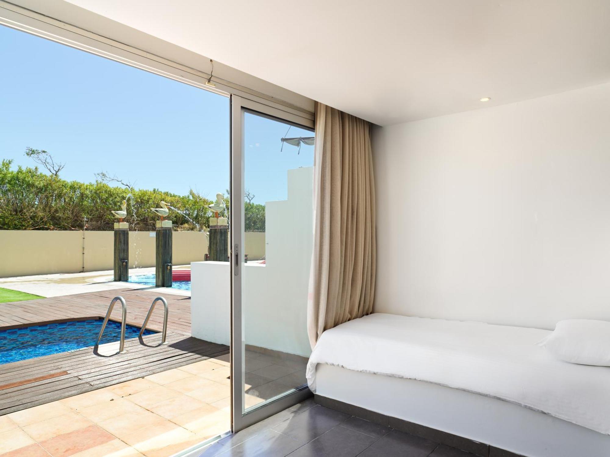 Leonardo Cypria Bay Hotel Geroskipou Стая снимка